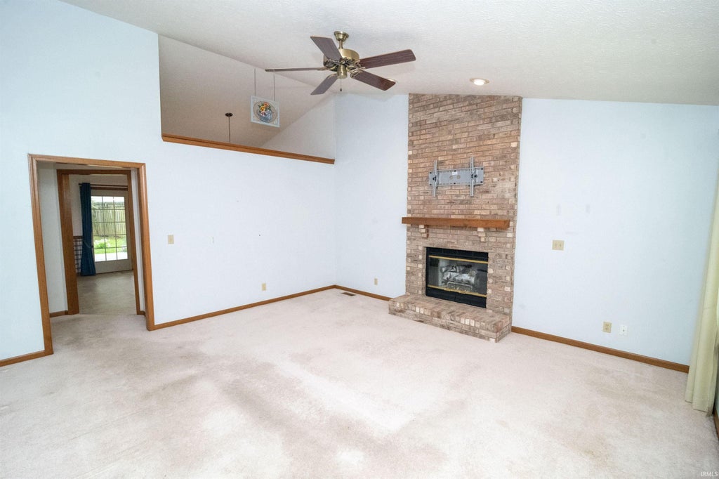 Photo of 827 Sussex Court, Lafayette, IN 47909 (MLS # 202639241)