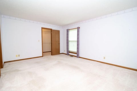 Tiny photo for 827 Sussex Court, Lafayette, IN 47909 (MLS # 202639241)