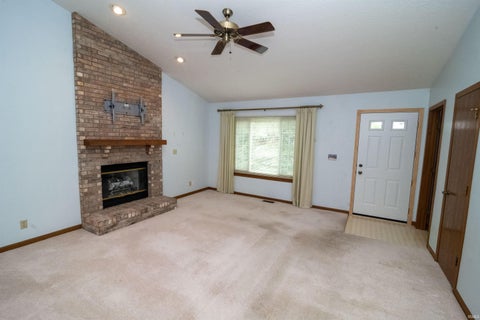 Tiny photo for 827 Sussex Court, Lafayette, IN 47909 (MLS # 202639241)