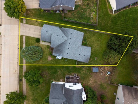 Tiny photo for 827 Sussex Court, Lafayette, IN 47909 (MLS # 202639241)