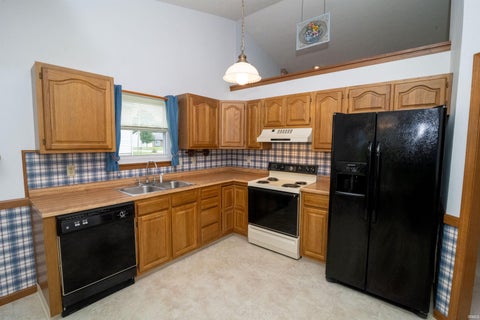 Tiny photo for 827 Sussex Court, Lafayette, IN 47909 (MLS # 202639241)