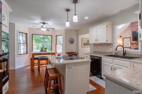 Tiny photo for 4199 Courtland Drive, Newburgh, IN 47630 (MLS # 202637982)