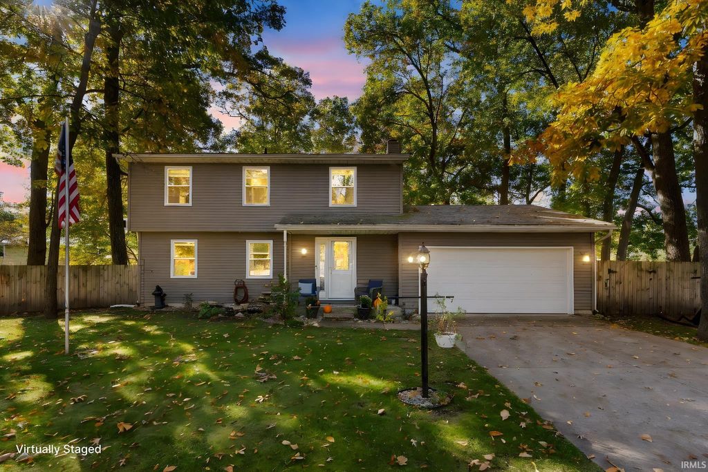 Photo of 23236 Kingsland Court, Elkhart, IN 46514 (MLS # 202544011)