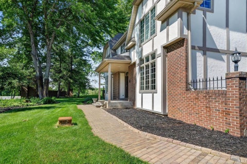 Tiny photo for 51530 Clubhouse Drive, South Bend, IN 46628 (MLS # 202635107)