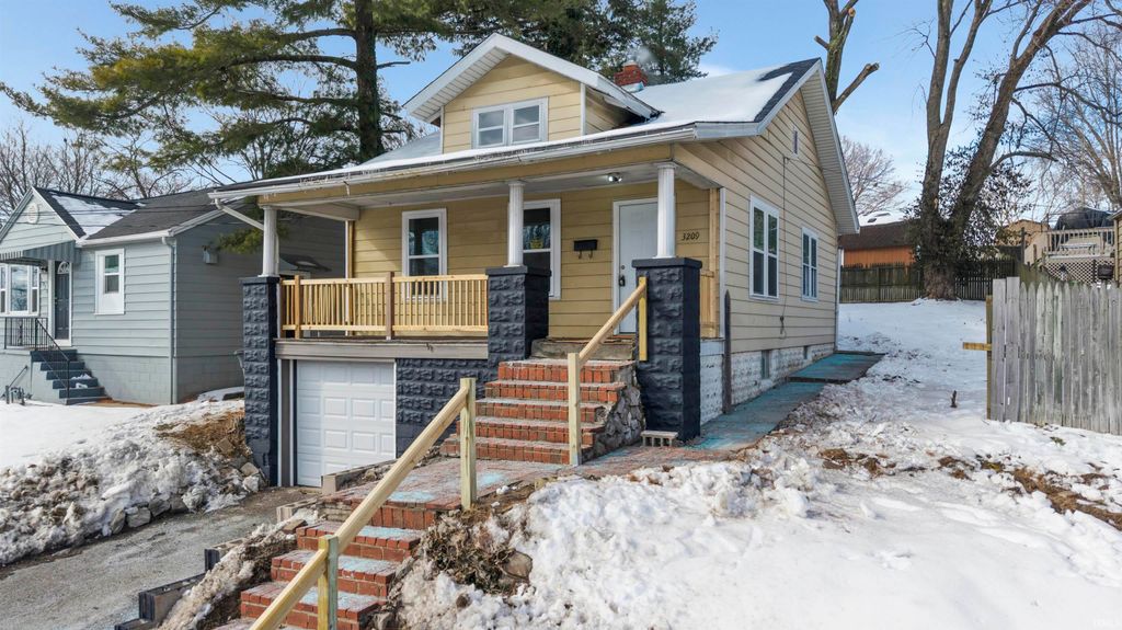 Photo of 3209 Mount Vernon Avenue, Evansville, IN 47720 (MLS # 202603891)