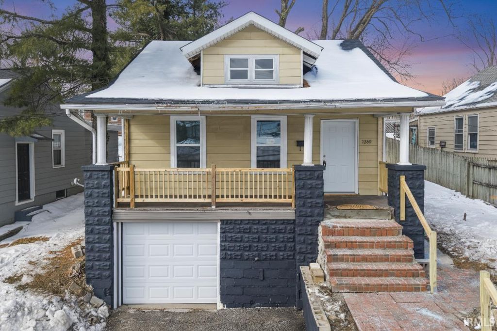 Photo of 3209 Mount Vernon Avenue, Evansville, IN 47720 (MLS # 202603891)