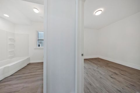 Tiny photo for 3209 Mount Vernon Avenue, Evansville, IN 47712 (MLS # 202603891)