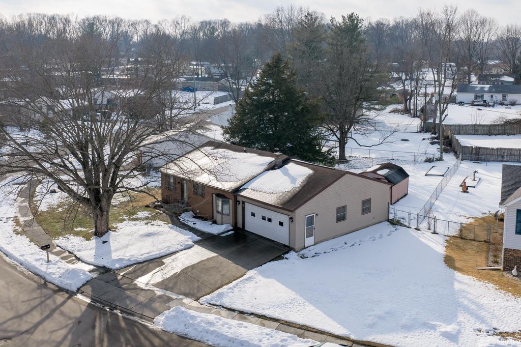 Photo of 3404 W Tilson Place, Bloomington, IN 47403 (MLS # 202604677)