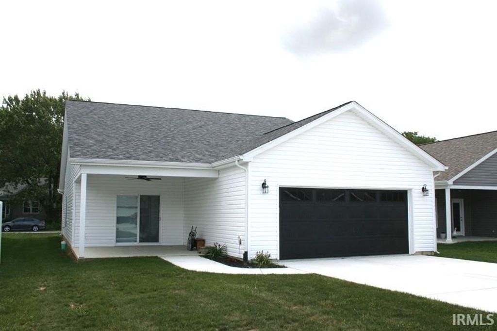 Photo of 1106 E SOUTH ST. St, Frankfort, IN 46041 (MLS # 202540755)