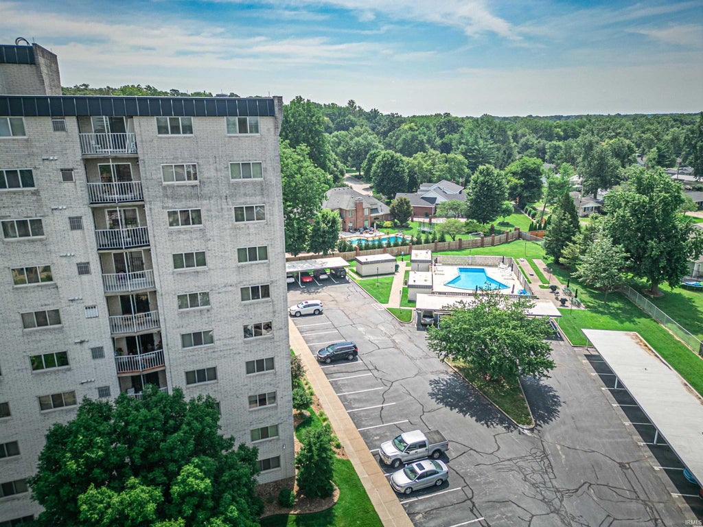 Photo of 600 S Cullen Avenue #907, Evansville, IN 47715 (MLS # 202627924)