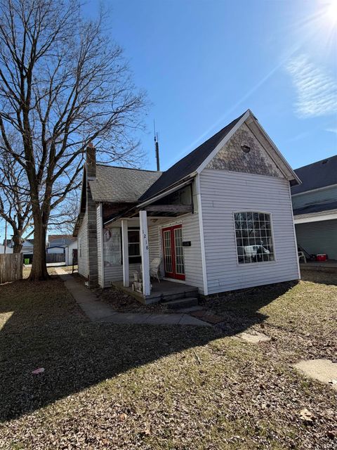 Tiny photo for 1218 Liberty Street, Logansport, IN 46947 (MLS # 202606562)