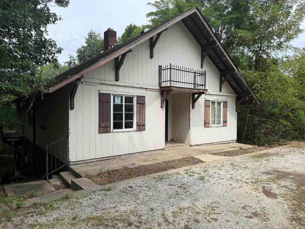 Photo of 11985 State Highway 243 Road, Cloverdale, IN 46120 (MLS # 202634331)