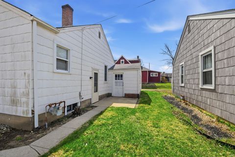 Tiny photo for 615 E McClurg Street, Frankfort, IN 46041 (MLS # 202609347)