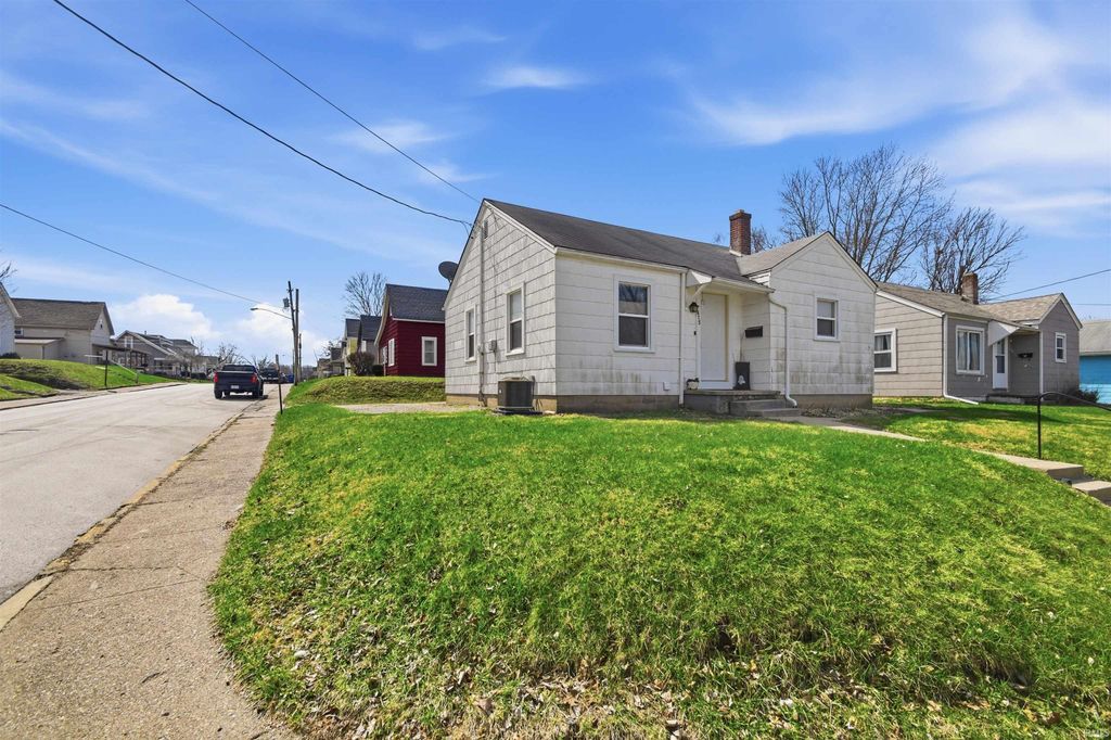 Photo of 615 E McClurg Street, Frankfort, IN 46041 (MLS # 202609347)