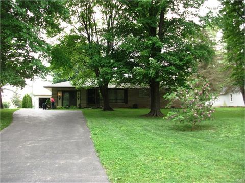 Photo of 1615 E Moffit Lane, Bloomington, IN 47401 (MLS # 202601941)