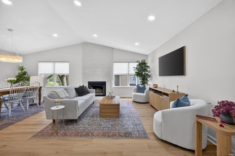 Tiny photo for 1209 S Hearthstone Court, Bloomington, IN 47401 (MLS # 202612311)