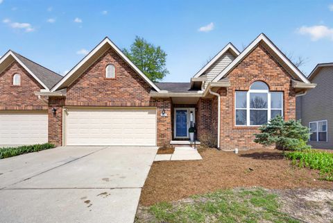 Photo of 1209 S Hearthstone Court, Bloomington, IN 47401 (MLS # 202612311)