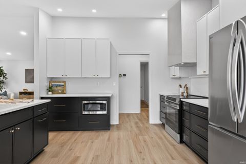 Tiny photo for 1209 S Hearthstone Court, Bloomington, IN 47401 (MLS # 202612311)