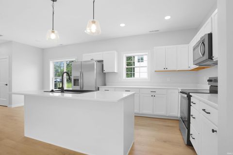 Tiny photo for 608 E Emerson Street, Princeton, IN 47670 (MLS # 202611274)