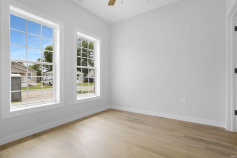 Tiny photo for 608 E Emerson Street, Princeton, IN 47670 (MLS # 202611274)