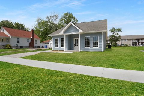 Tiny photo for 608 E Emerson Street, Princeton, IN 47670 (MLS # 202611274)