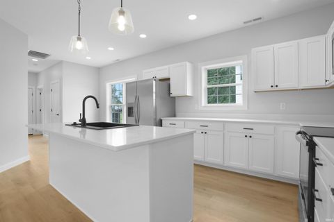Tiny photo for 608 E Emerson Street, Princeton, IN 47670 (MLS # 202611274)