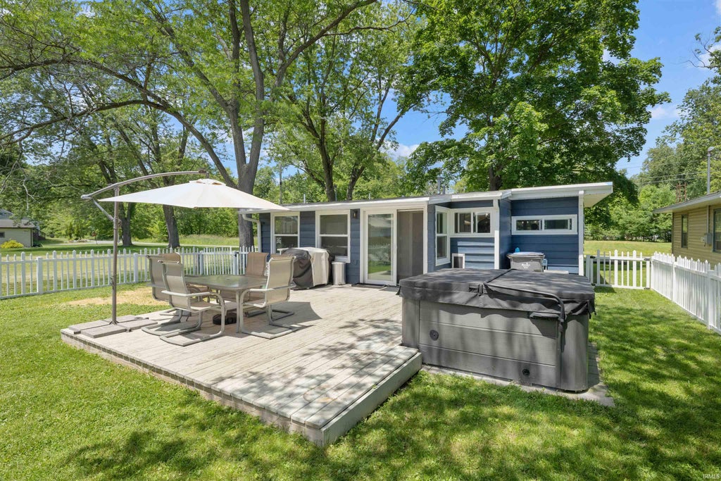 Photo of 173 EMS T32 Lane, Leesburg, IN 46538 (MLS # 202621635)