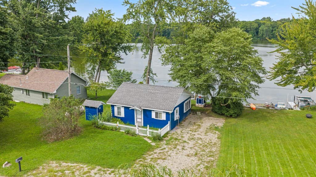 Photo of 2810 S 390, Pleasant Lake, IN 46779 (MLS # 202634811)