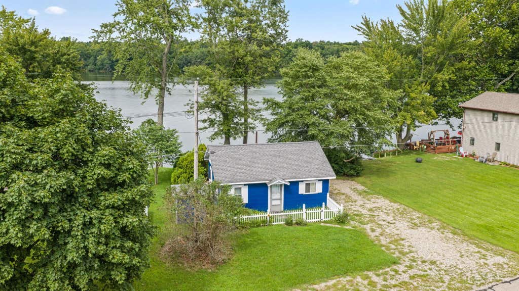 Photo of 2810 S 390, Pleasant Lake, IN 46779 (MLS # 202634811)