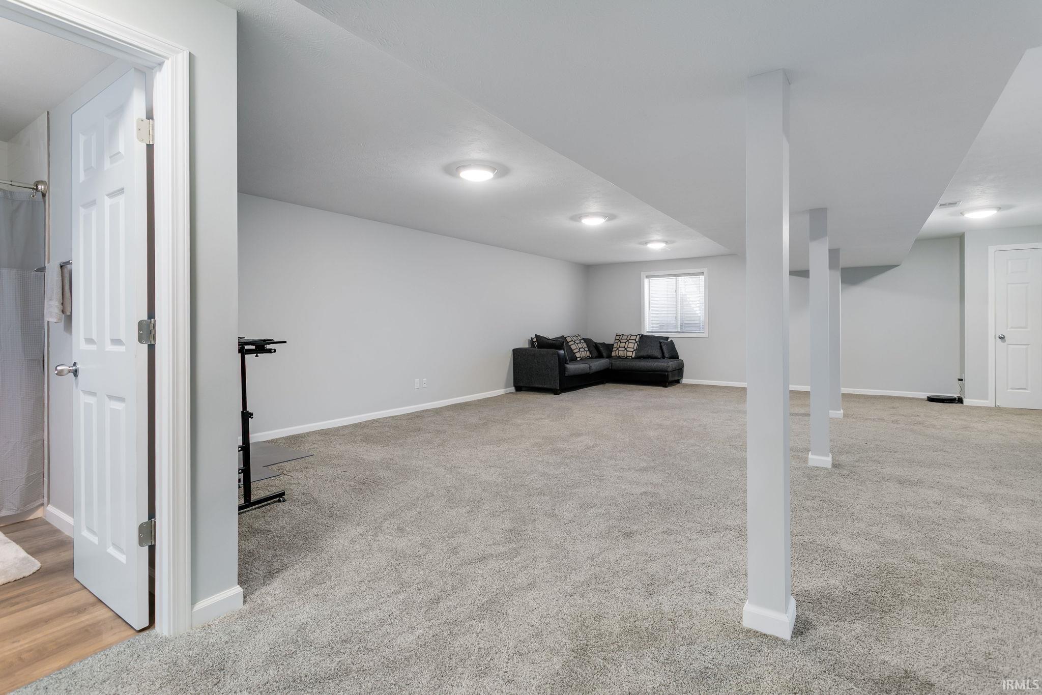 Mishawaka, Indiana 46545, United States, 4 Bedrooms Bedrooms, ,3 BathroomsBathrooms,Residential,Contingent,214843