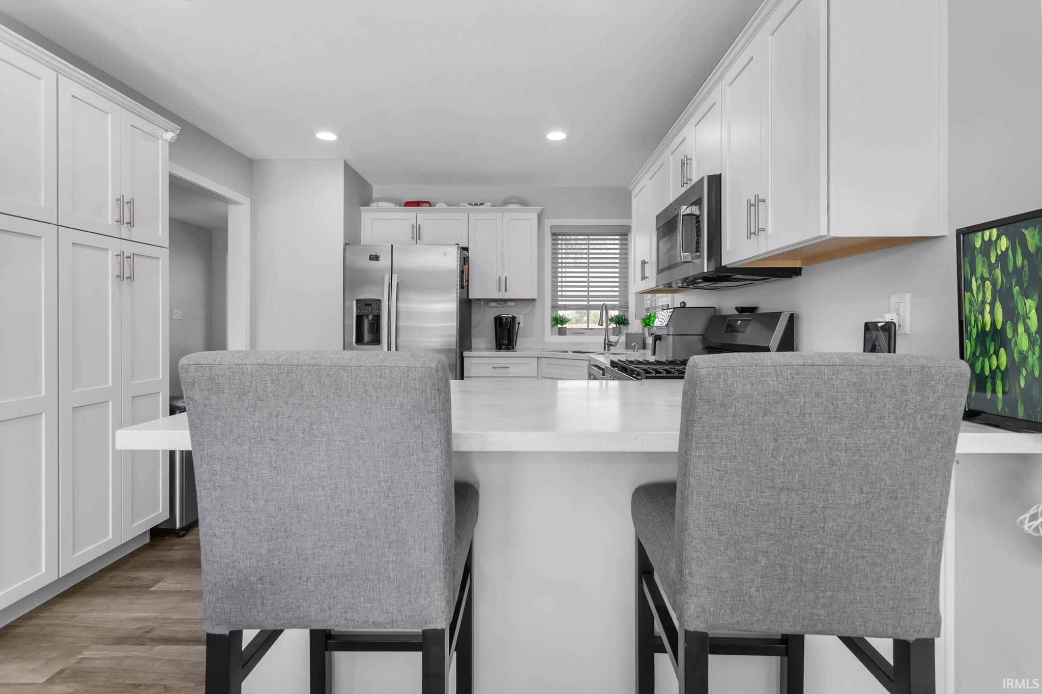 Mishawaka, Indiana 46545, United States, 4 Bedrooms Bedrooms, ,3 BathroomsBathrooms,Residential,Contingent,214843