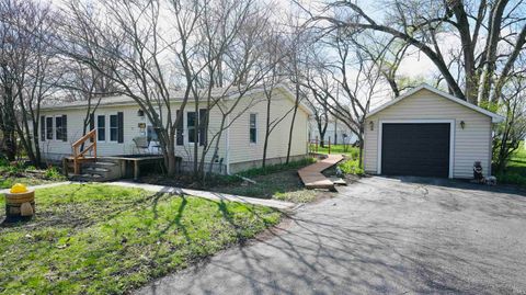 Photo of 511 W Vine Street, North Judson, IN 46366 (MLS # 202612492)