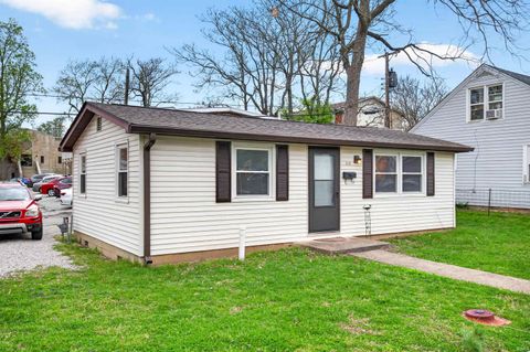 Tiny photo for 219 N Prow Avenue, Bloomington, IN 47408 (MLS # 202613564)