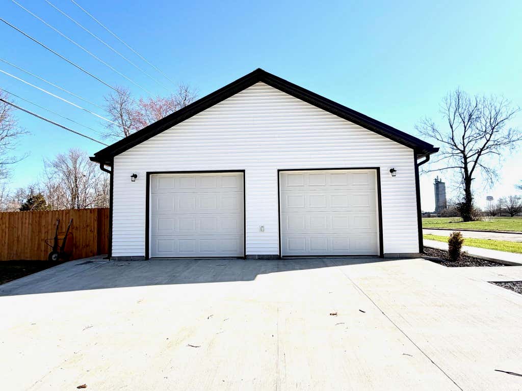 Photo of 103 E Warren Street, Mitchell, IN 47446 (MLS # 202631001)
