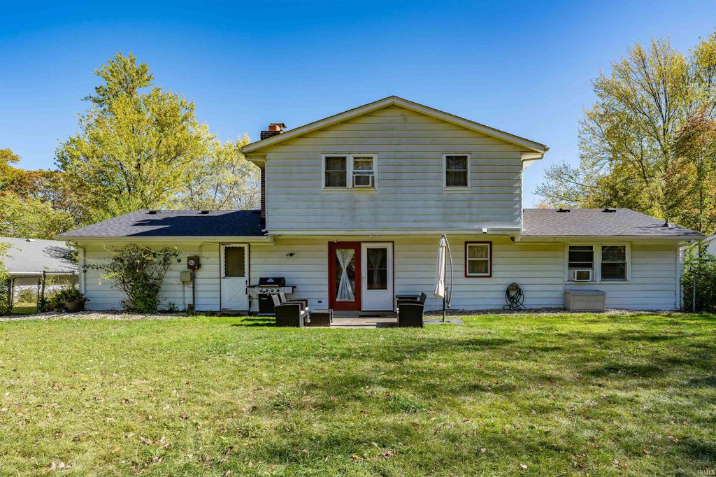 Photo of 4321 Oakhurst Drive, Fort Wayne, IN 46815 (MLS # 202542795)