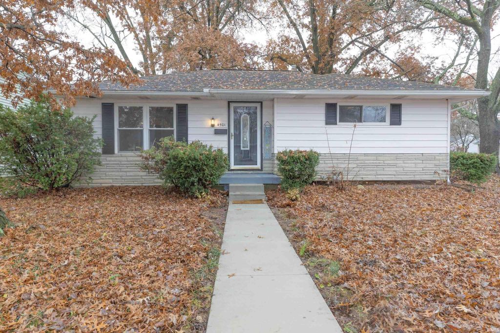 Photo of 4501 Sweetser Avenue, Evansville, IN 47714 (MLS # 202547766)