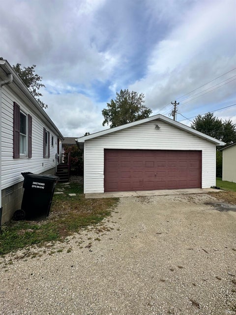 Tiny photo for 9850 N American Way Way, Syracuse, IN 46567 (MLS # 202638876)