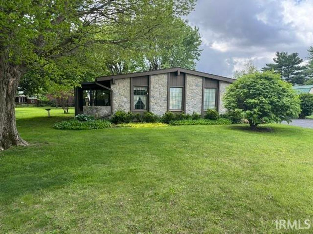 Photo of 2885 W State Road 28, Tipton, IN 46072 (MLS # 202617356)