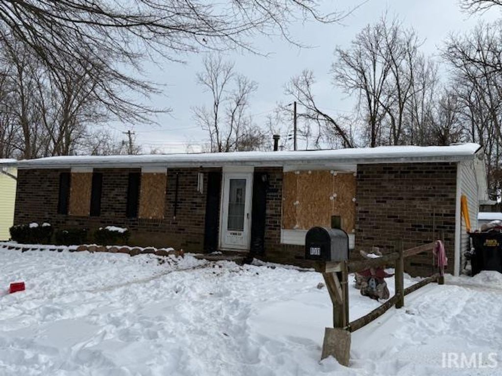 Photo of 1011 N Orris Drive, Bloomington, IN 47404 (MLS # 202603682)