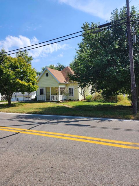 Photo of 551 N Washington Street, Bloomfield, IN 47424 (MLS # 202538264)