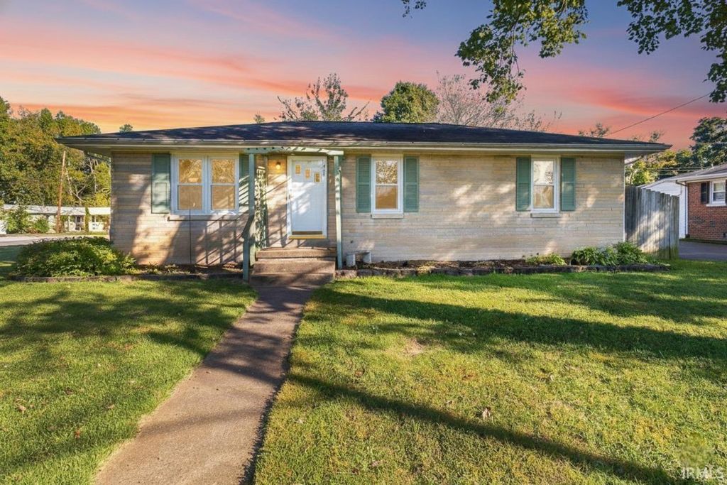 Photo of 800 Harmon Court, Evansville, IN 47711 (MLS # 202541498)