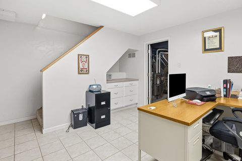 Tiny photo for 2600 Wilshire Avenue, West Lafayette, IN 47906 (MLS # 202607246)