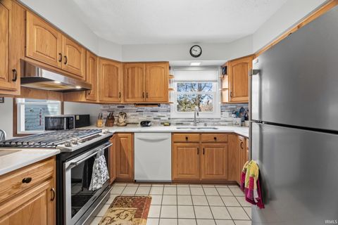 Tiny photo for 2600 Wilshire Avenue, West Lafayette, IN 47906 (MLS # 202607246)