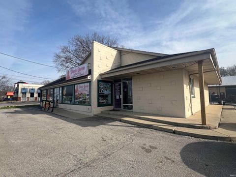 Tiny photo for 3325 E Market Street, Logansport, IN 46947 (MLS # 202602671)