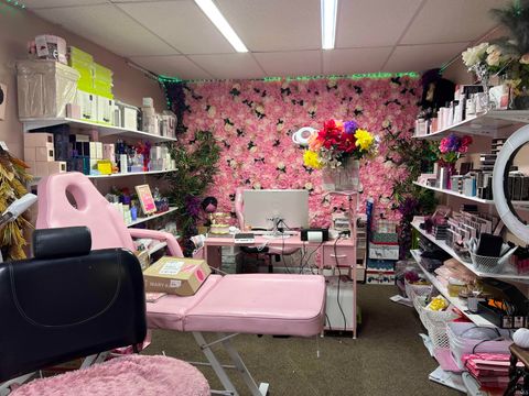 Tiny photo for 3325 E Market Street, Logansport, IN 46947 (MLS # 202602671)