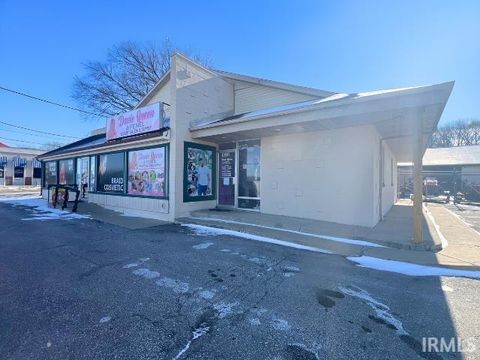 Tiny photo for 3325 E Market Street, Logansport, IN 46947 (MLS # 202602671)