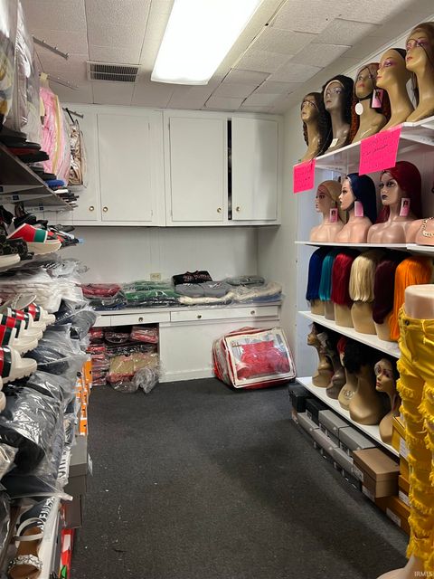 Tiny photo for 3325 E Market Street, Logansport, IN 46947 (MLS # 202602671)