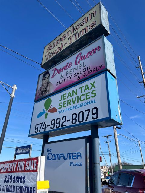 Tiny photo for 3325 E Market Street, Logansport, IN 46947 (MLS # 202602671)