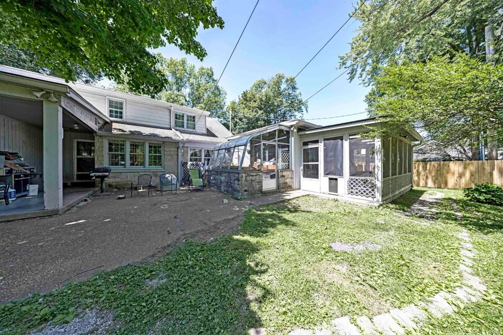 Photo of 800 Plaza Drive, Evansville, IN 47715 (MLS # 202618317)