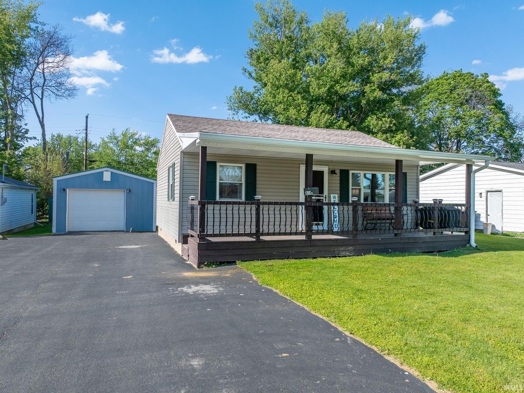 Photo of 814 Linlawn Drive, Wabash, IN 46992 (MLS # 202618904)